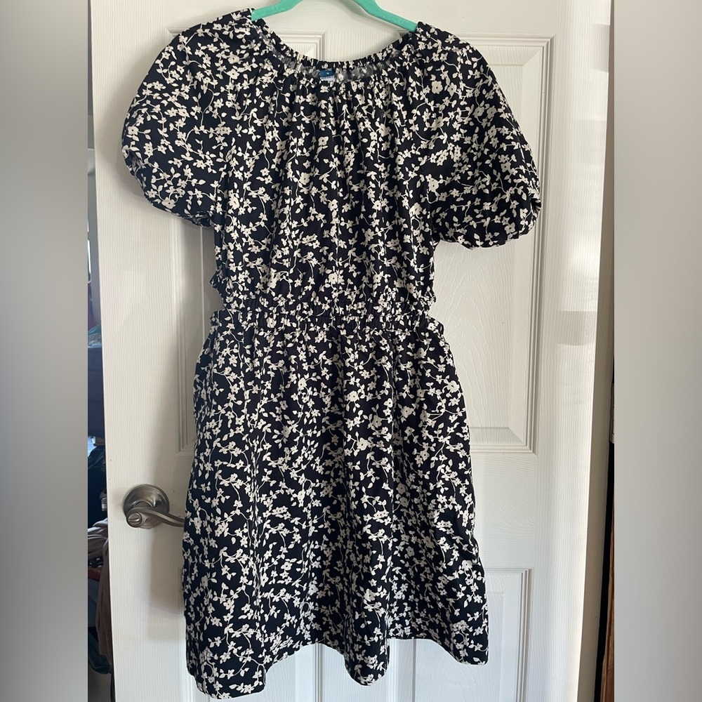 Old Navy Black and White Floral Dress